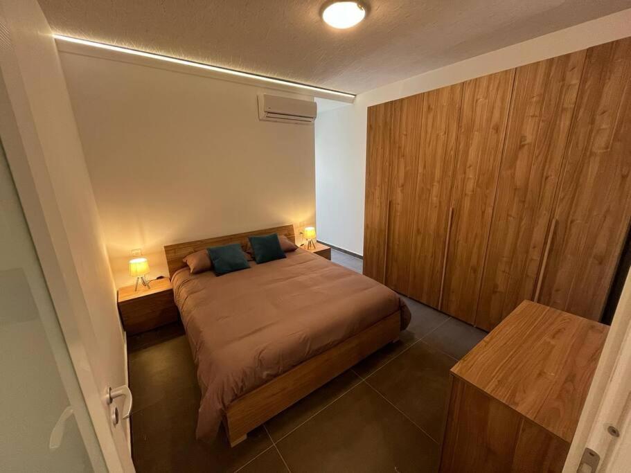 Penthouse St Paul'S Bay Appartement St. Paul's Bay Buitenkant foto