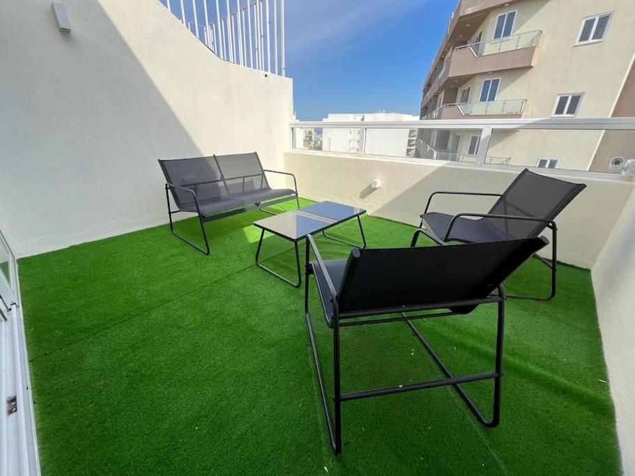 Penthouse St Paul'S Bay Appartement St. Paul's Bay Buitenkant foto